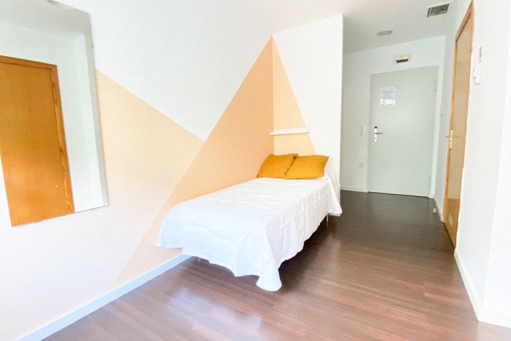 Residencia Goya Zaragoza - Habitacion Confort - Mi Casa Inn
